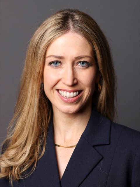 Laura Trott — portrait