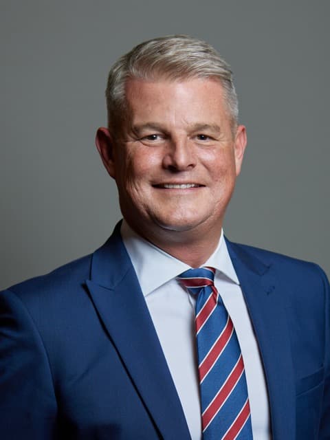 Stuart Andrew — portrait